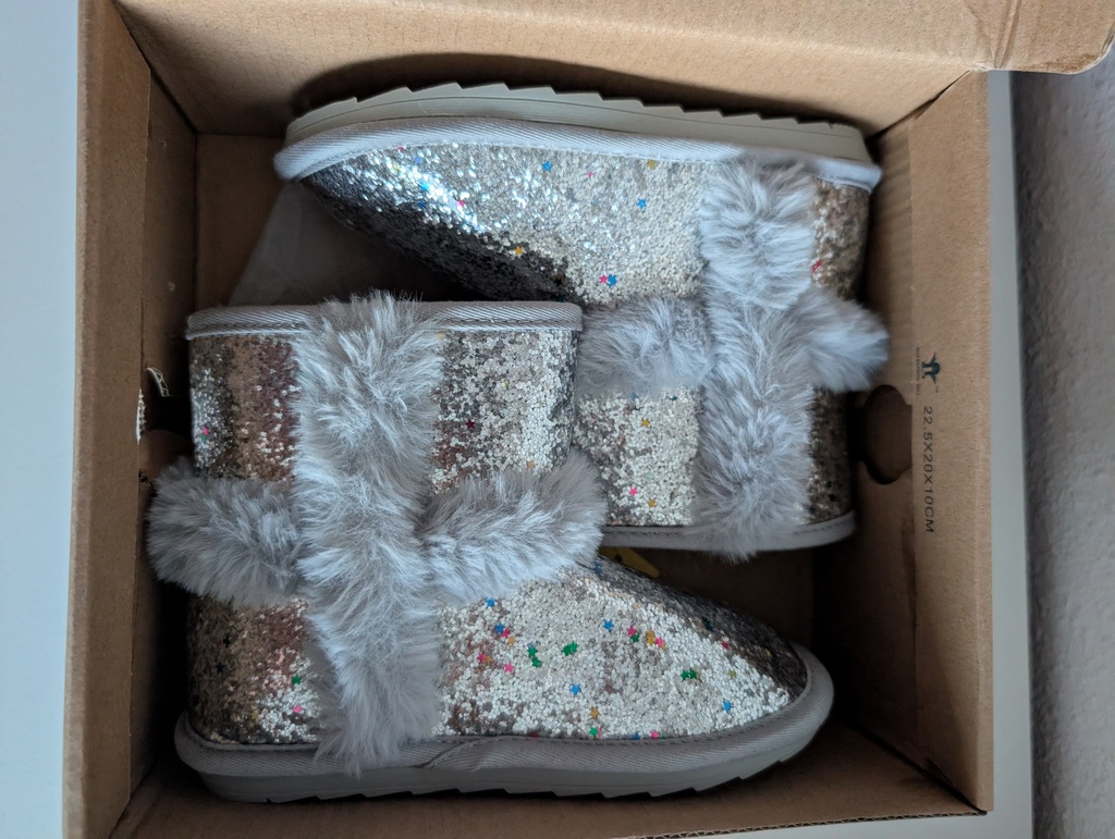 Botas Kids Plateadas con glitter y pelo gris · Talla 26