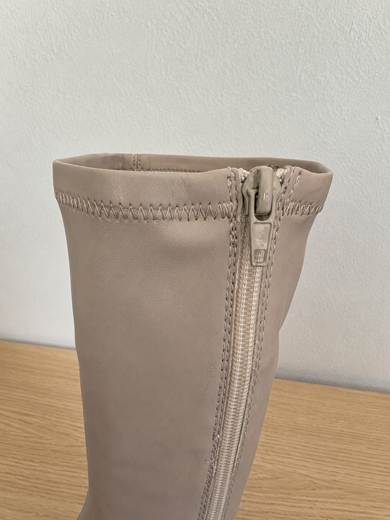 Botas Largar Merry Scott Beige Charol Talla 41