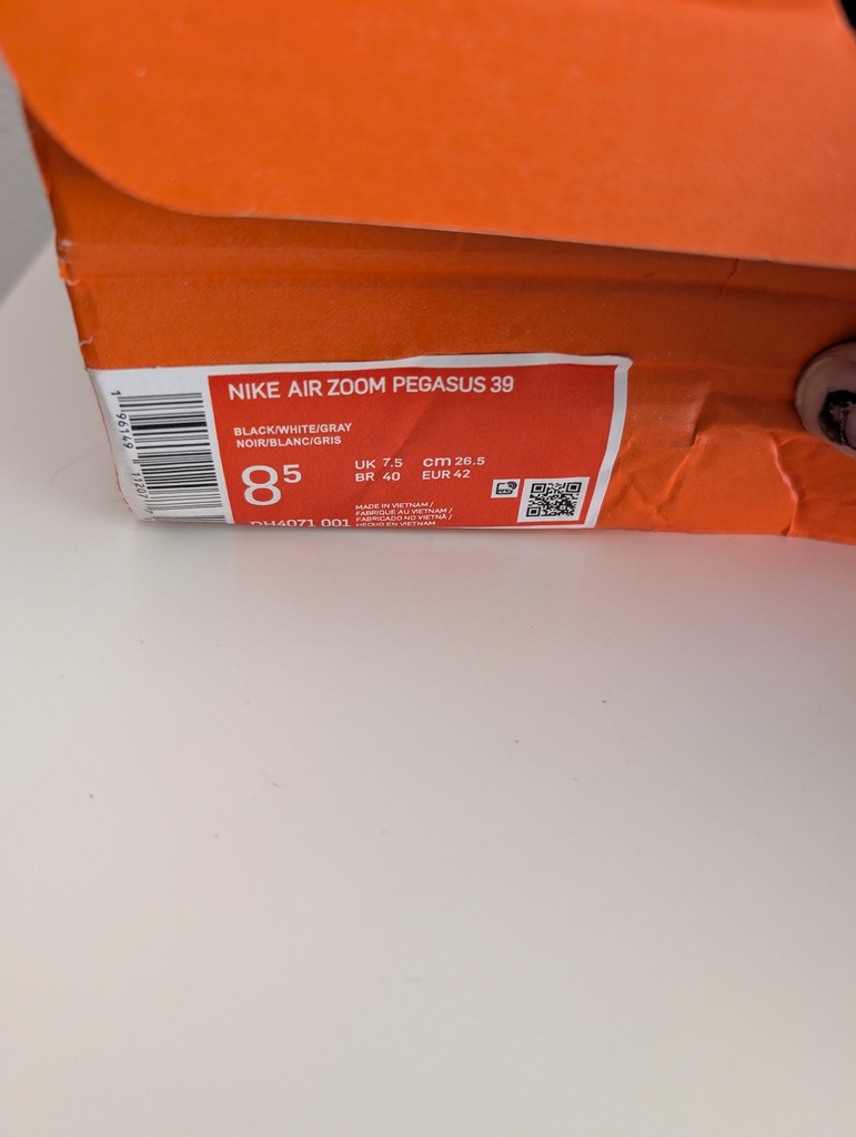 Zapatillas Casual Nike Air Zoom Pegasus 39 Negro y Blanco – Talla 42