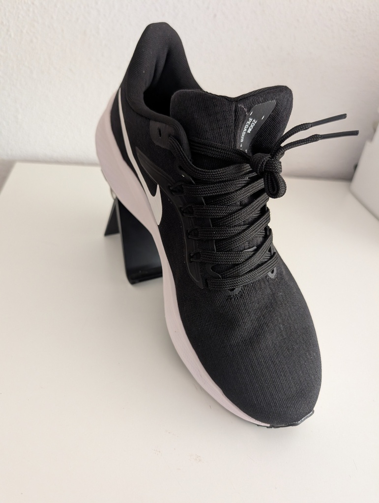 Zapatillas Casual Nike Air Zoom Pegasus 39 Negro y Blanco – Talla 42